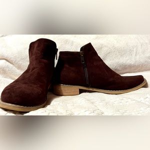 Ankle boots by Seven7
